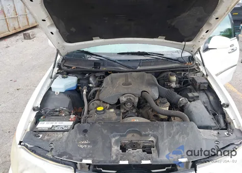 2001 Lincoln Town Car Signature from USA, damaged, VIN 1LNHM82W41Y689143